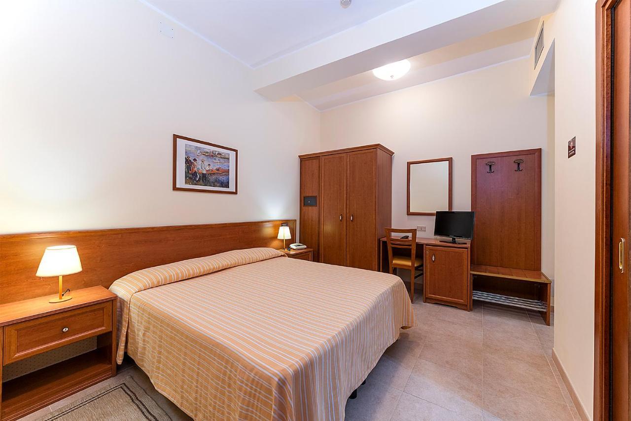 Il Nocchiero City Hotel Soverato Marina Exterior foto
